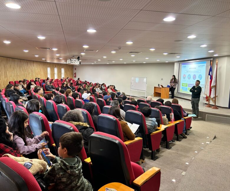 Gran convocatoria en Encuentro de Apoderados/as