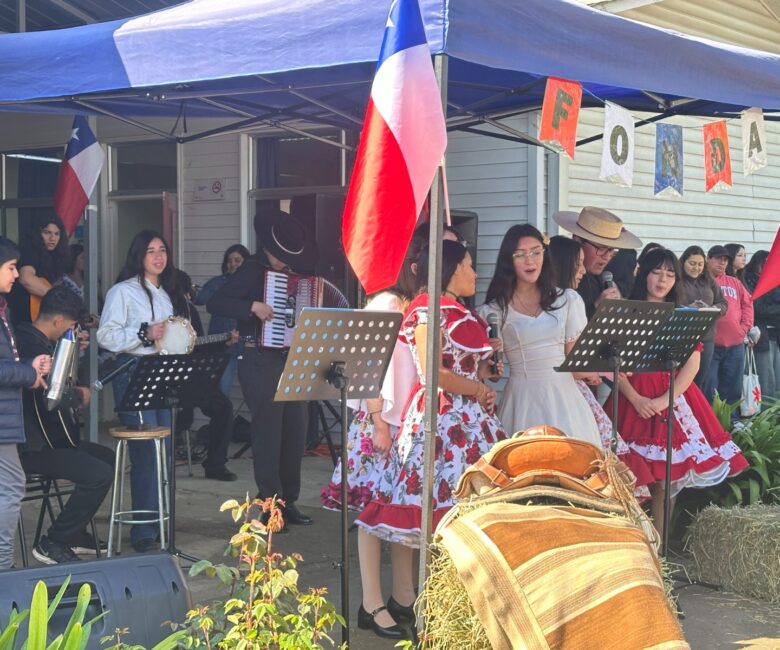 Con juegos típicos, música y en comunidad Semilla UCM celebró las Fiestas Patrias